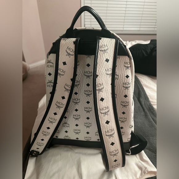 AUNTHENTIC MCM backpack - Picture 3 of 9